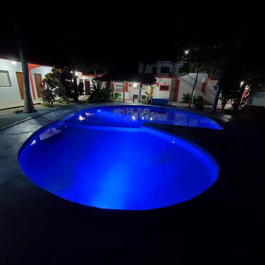 Hotel Oasis Melaque Сан-Патрисио-Мелак Экстерьер фото
