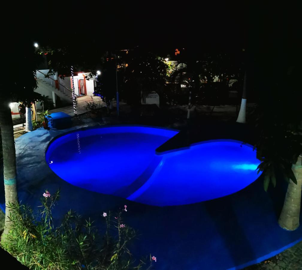 Hotel Oasis Melaque Сан-Патрисио-Мелак Экстерьер фото