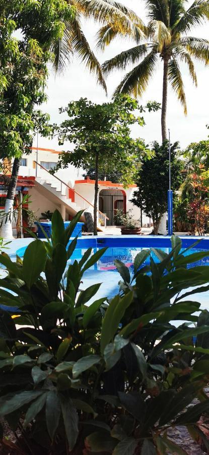 Hotel Oasis Melaque Сан-Патрисио-Мелак Экстерьер фото